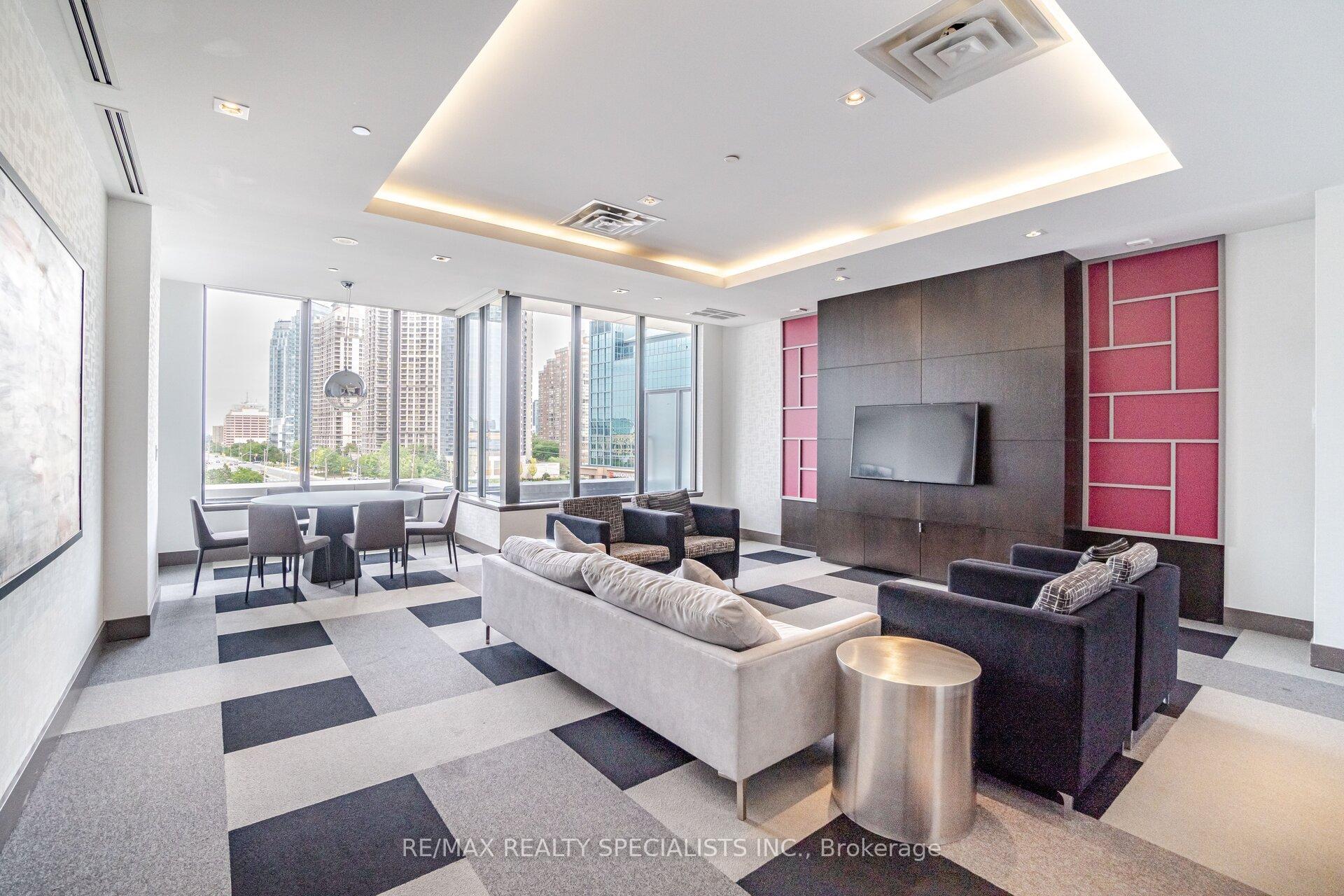 2 Bedrooms Condo at 510 Curran,  Mississauga For sale