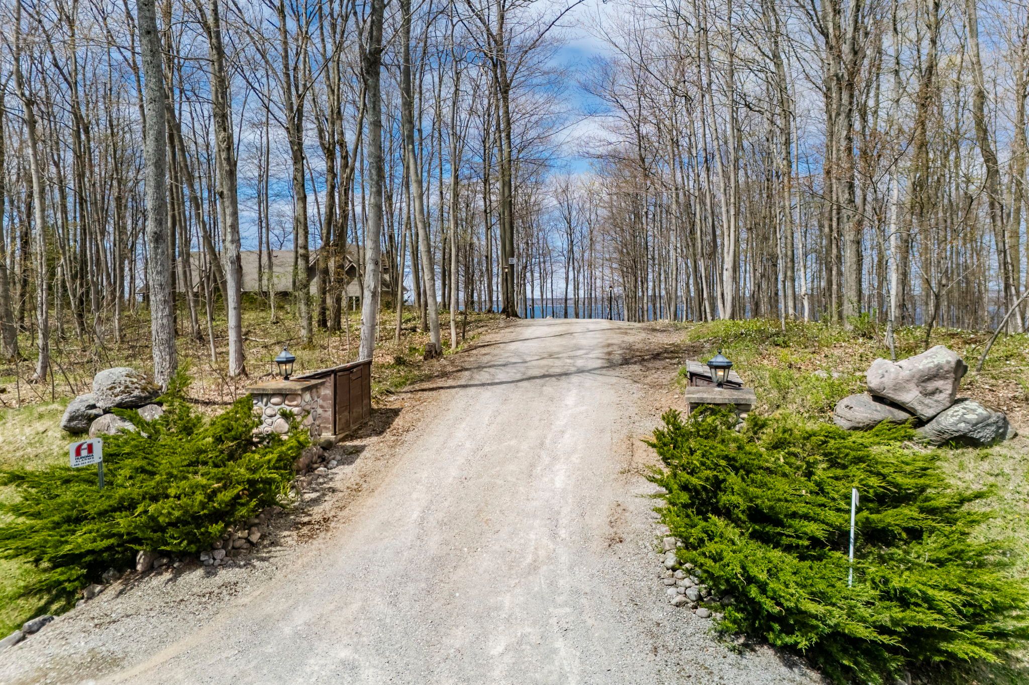 20 Nippissing Ridge Road