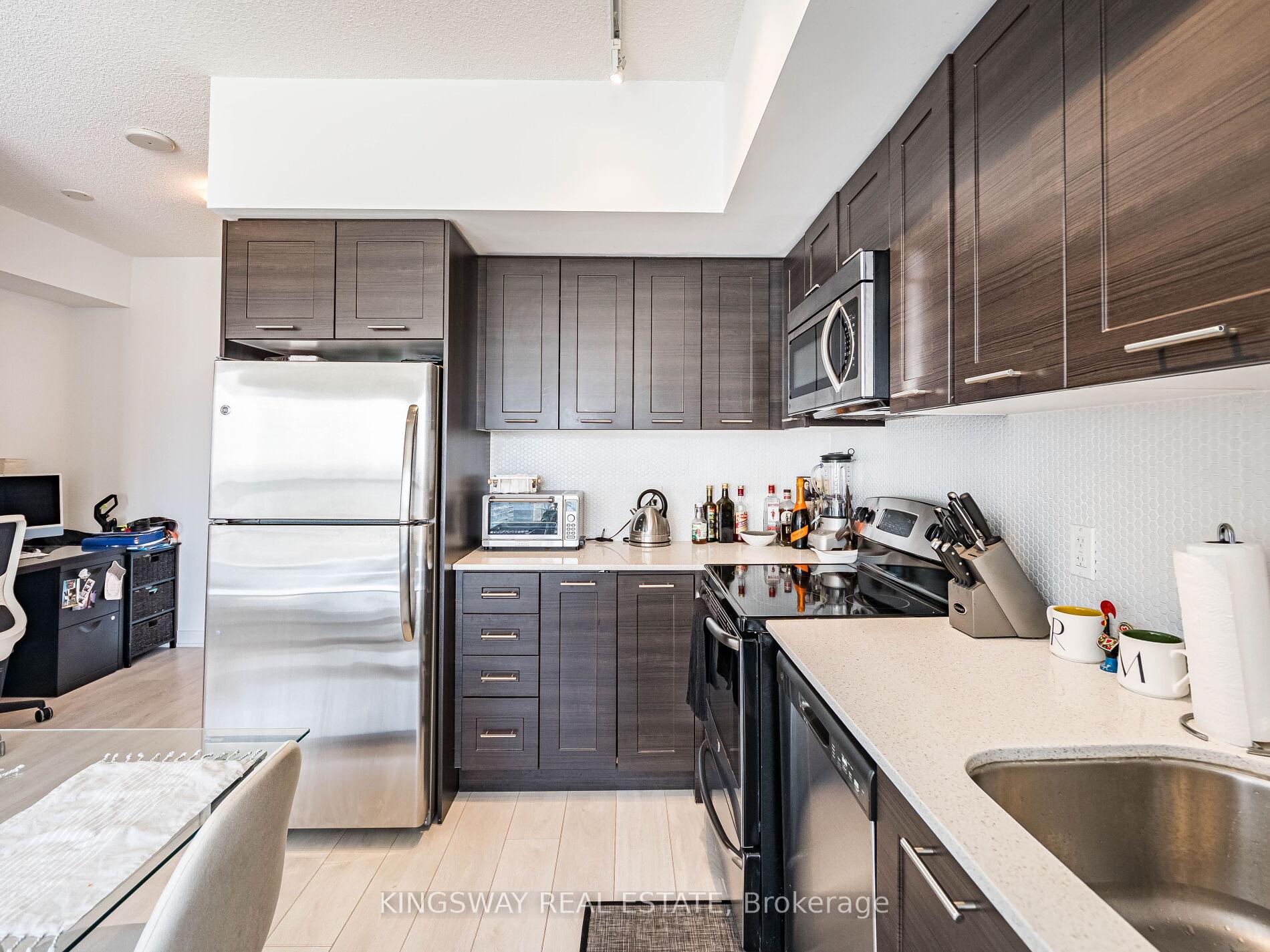 2 Bedrooms Condo at 2200 Lakeshore,  Toronto For sale