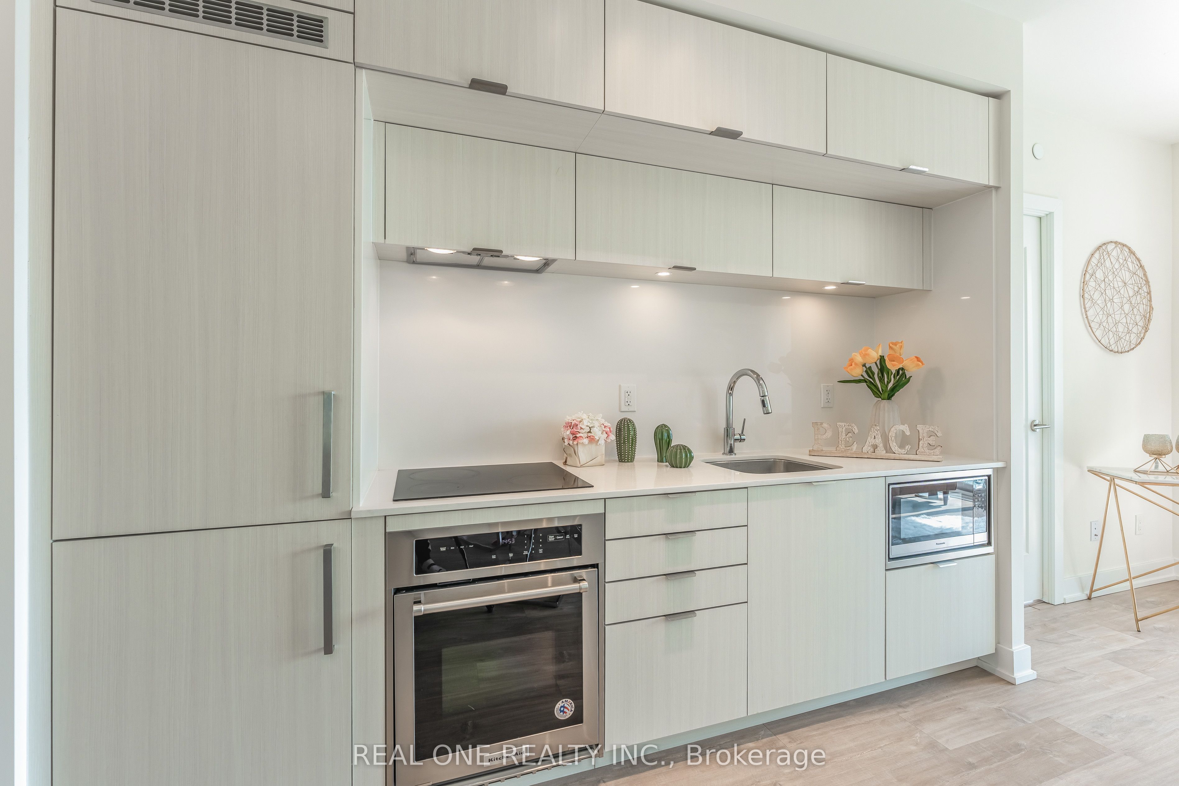 80 Vanauley Street, #303