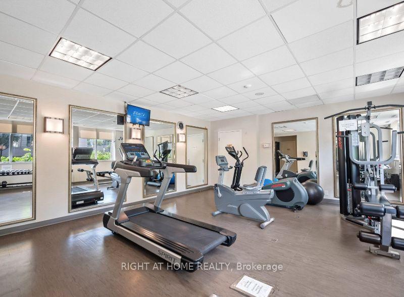3 Bedrooms Condo at 1 Clairtrell, Toronto For sale