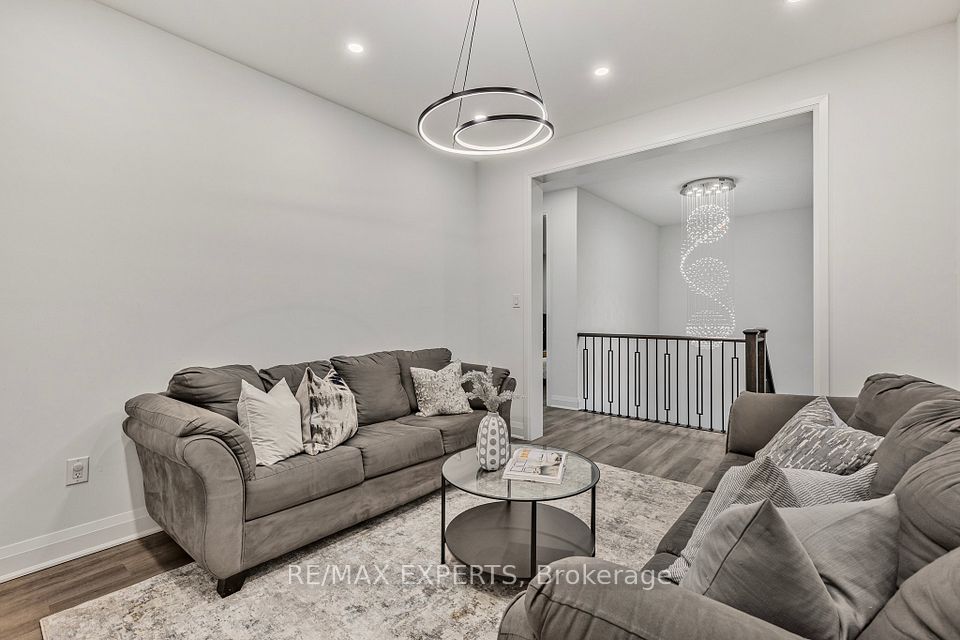 1411 Lobelia Crescent