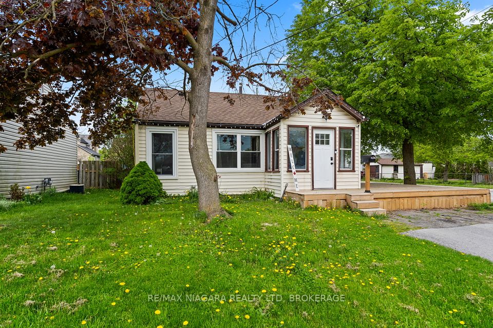 4395 Fifth Avenue, Niagara Falls, ON L2E 4R3