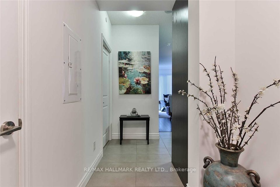 #221 - 277 South Park Road, Markham, ON L3T 0B5