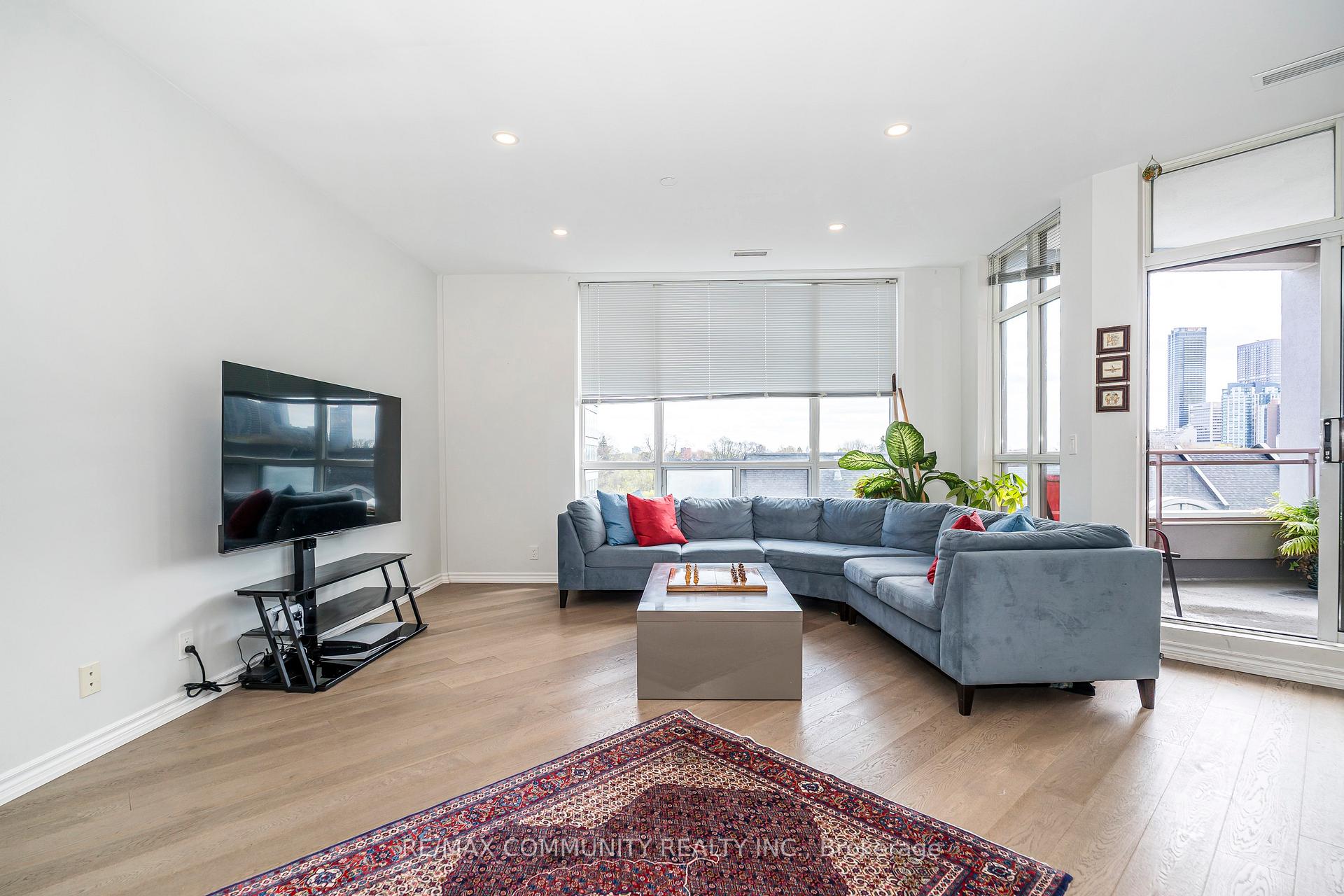 2 Bedrooms Condo at 980 Yonge,  Toronto For sale