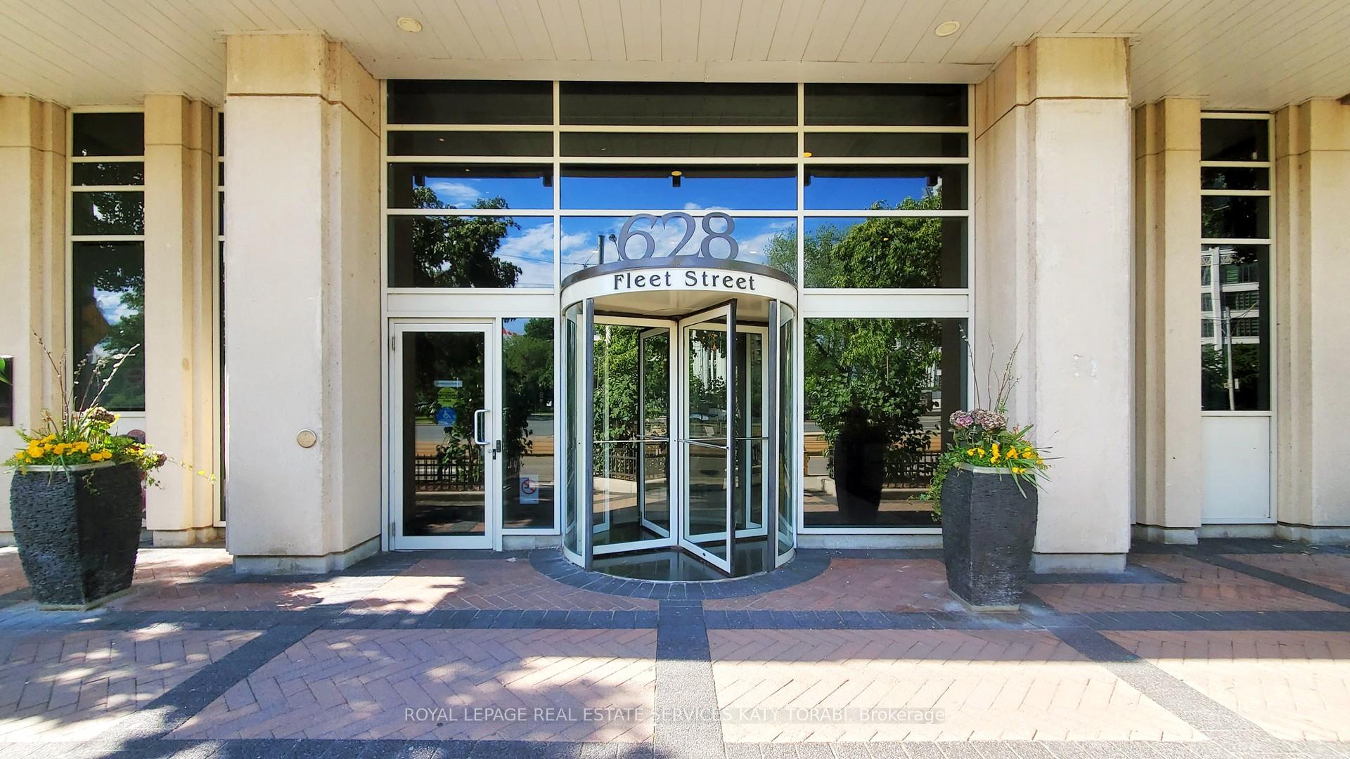 3 Bedrooms Condo at 628 Fleet, Toronto For sale