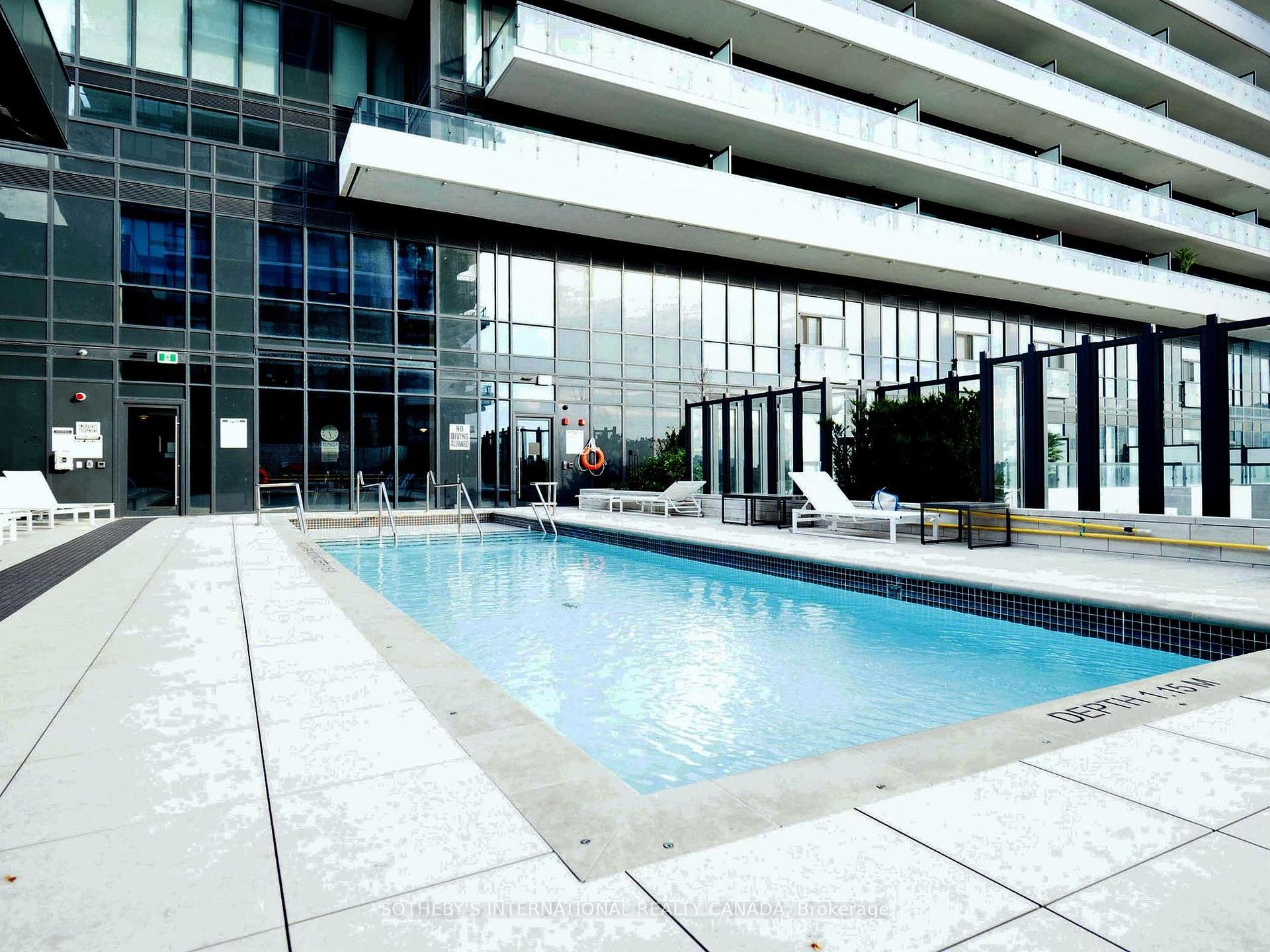 3 Bedrooms Condo at 30 Inn On the Park, Toronto For sale