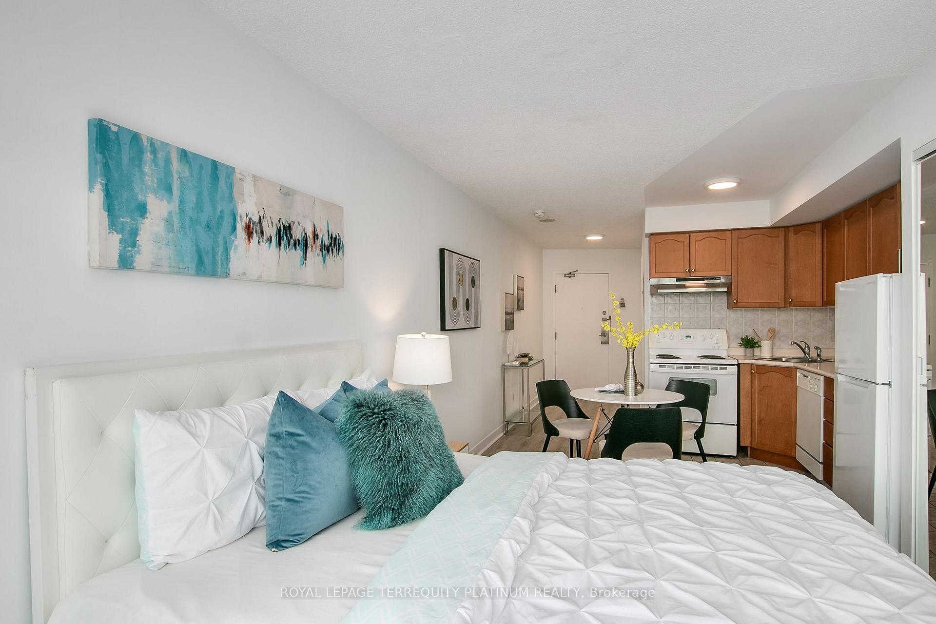 Condo at 650 Queens, Toronto For sale