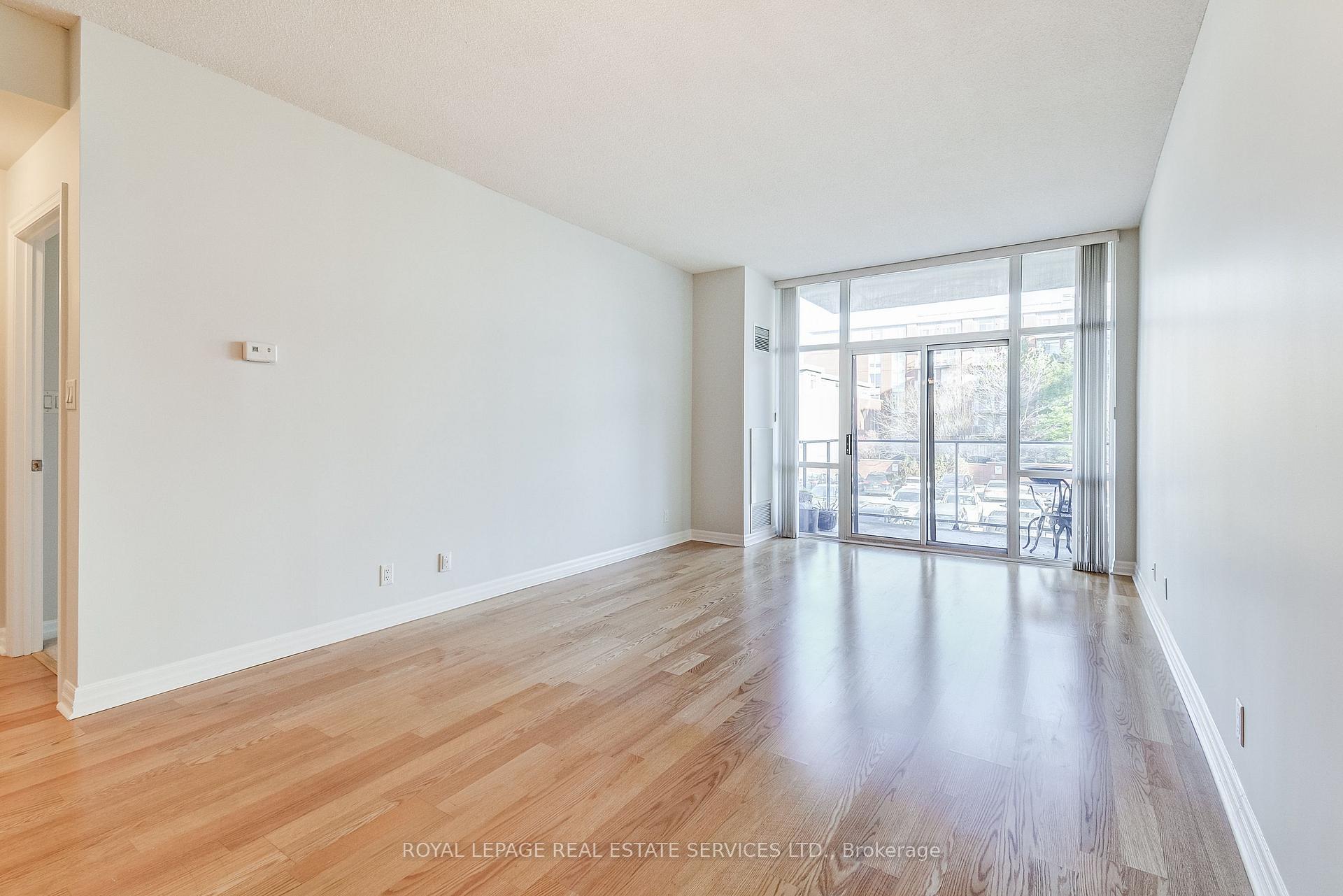 2 Bedrooms Condo at 70 Port, Mississauga For sale