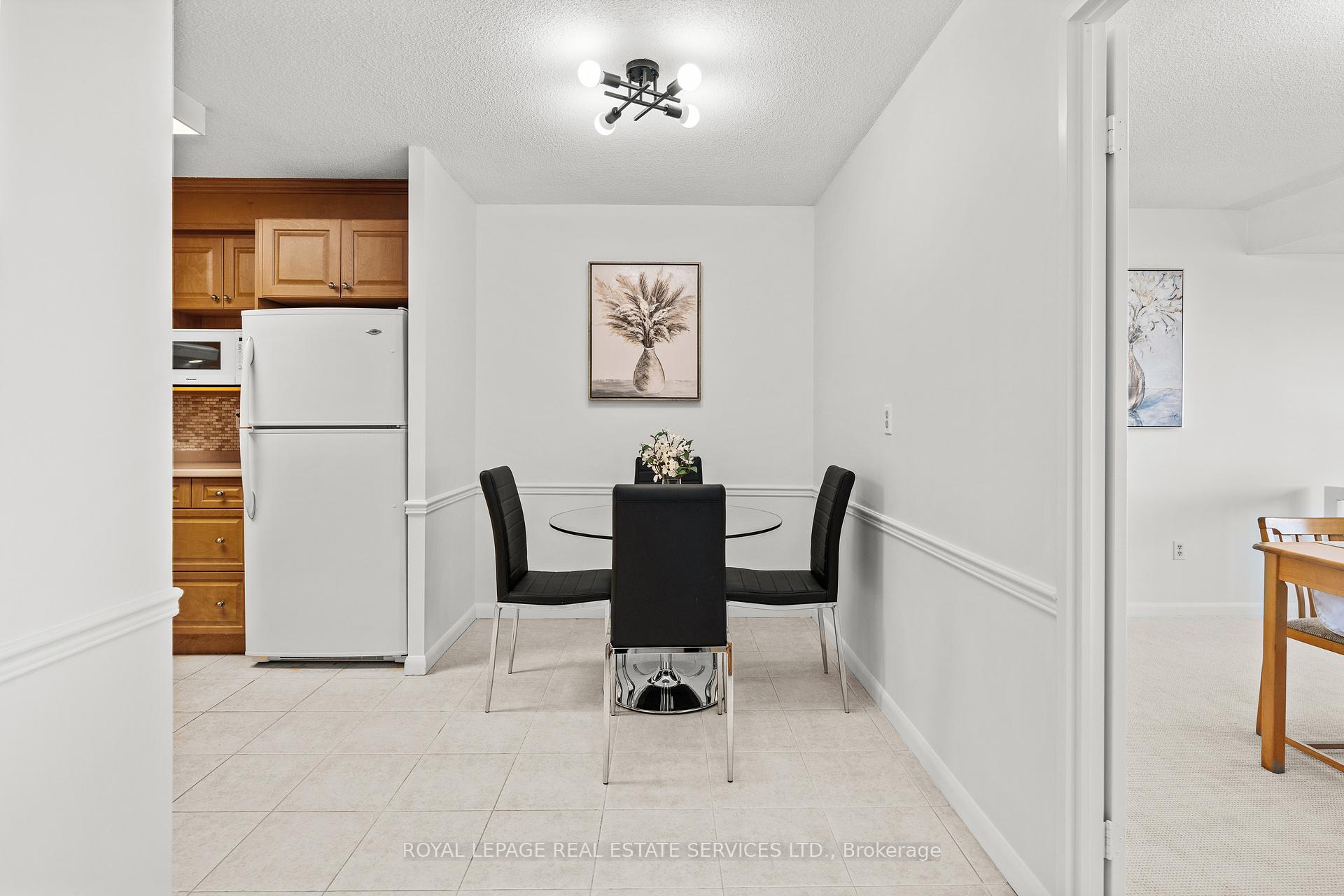 2 Bedrooms Condo at 2185 Marine,  Oakville For sale