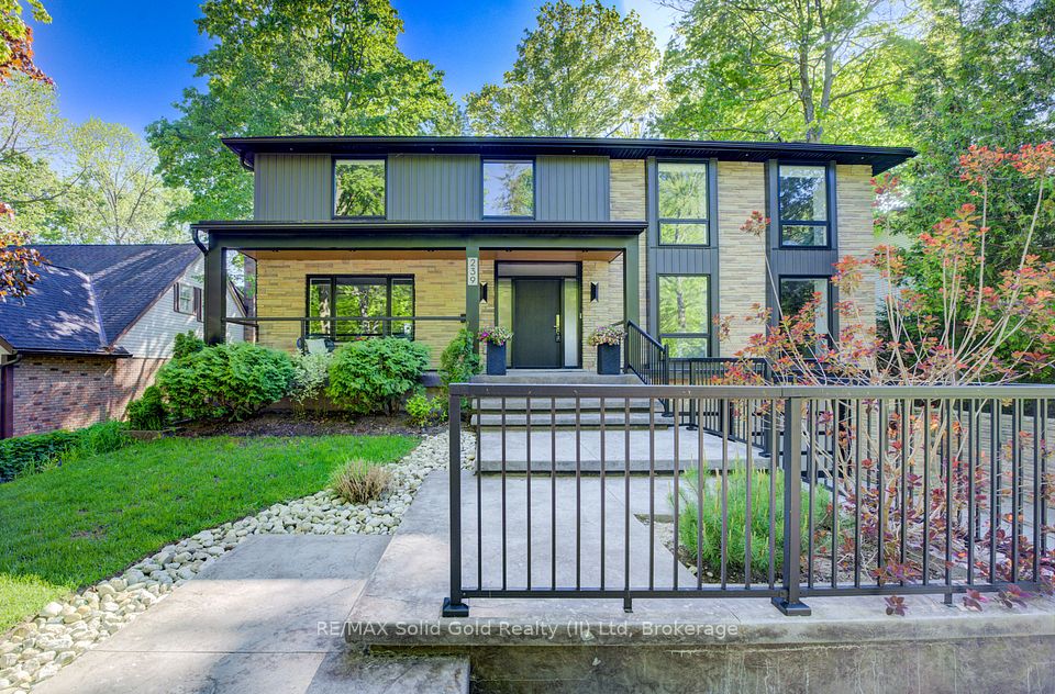 239 Corrie