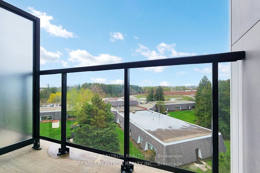 6 Steckley House Lane, #311