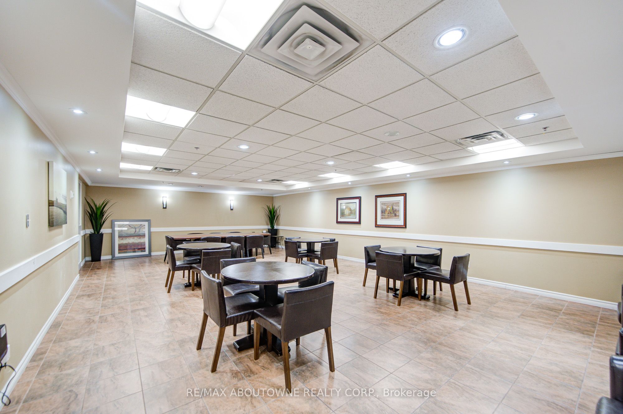 1276 Maple Crossing Boulevard, #1008