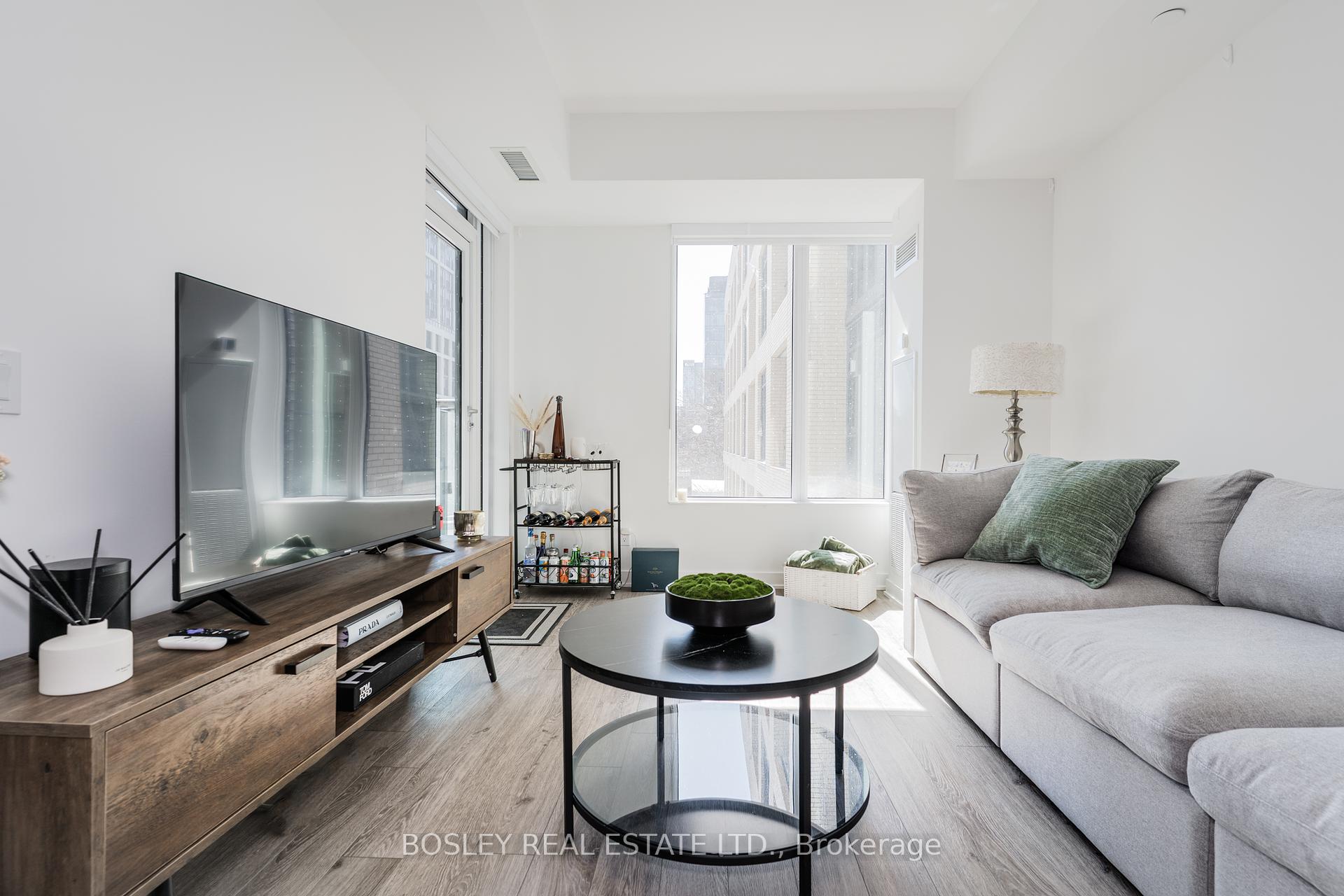 2 Bedrooms Condo at 543 Richmond, Toronto For sale