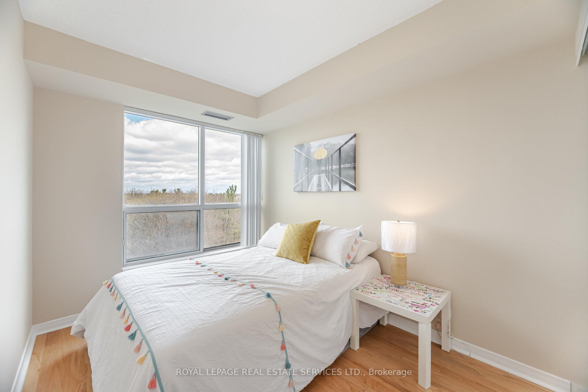 2 Bedrooms Condo at 2585 Erin Centre,  Mississauga For sale