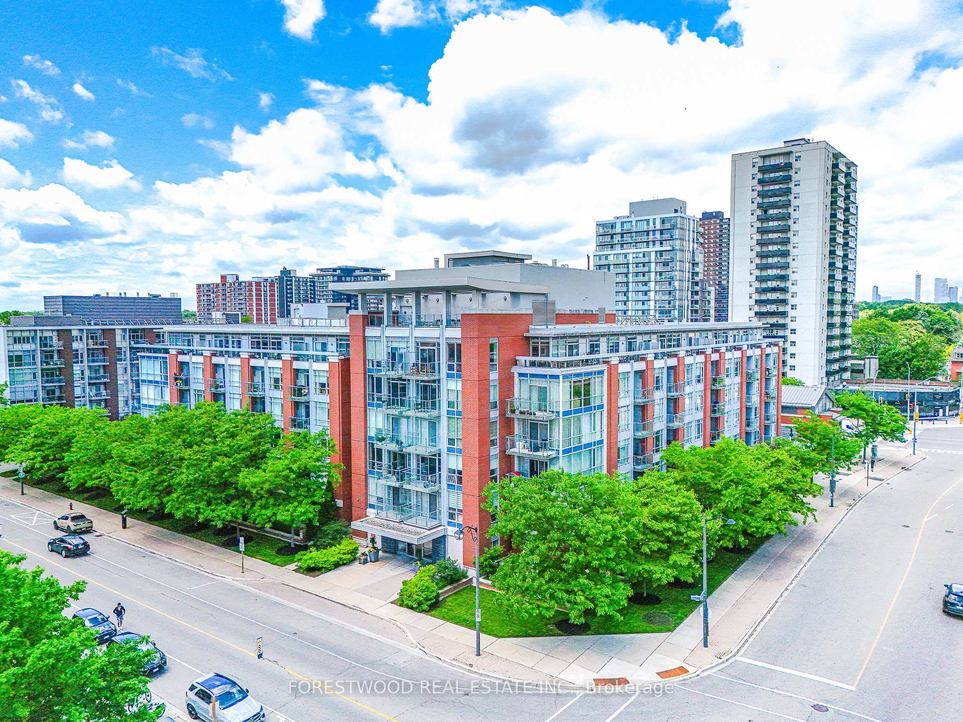2 Bedrooms Condo at 80 Port, Mississauga For sale