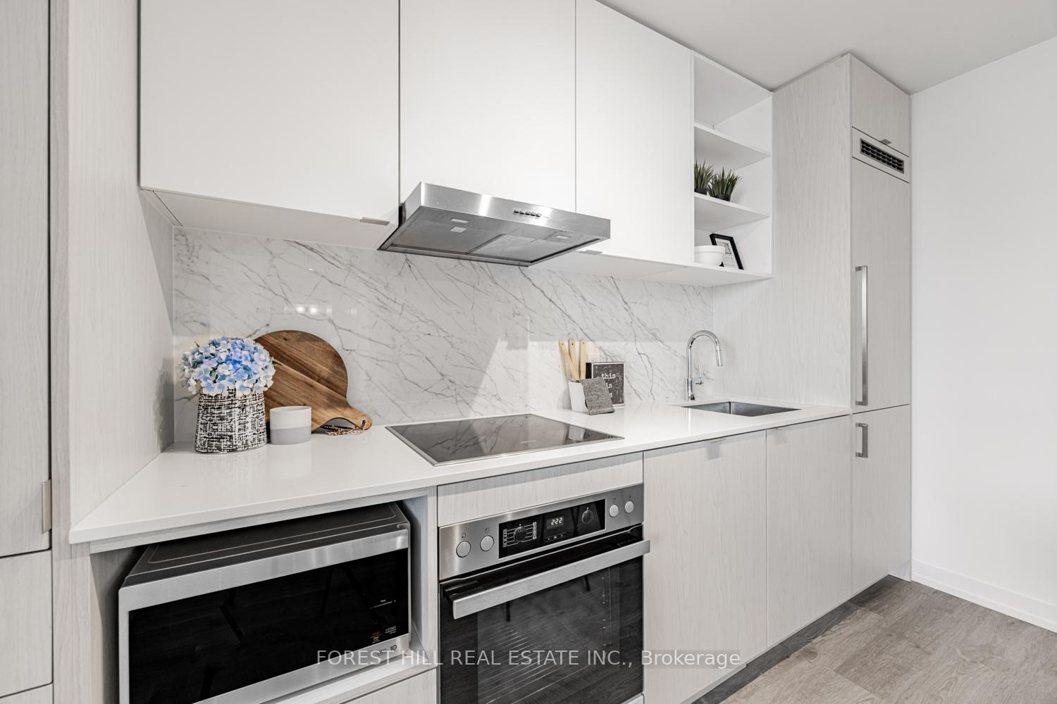 3 Bedrooms Condo at 55 Cooper, Toronto For sale