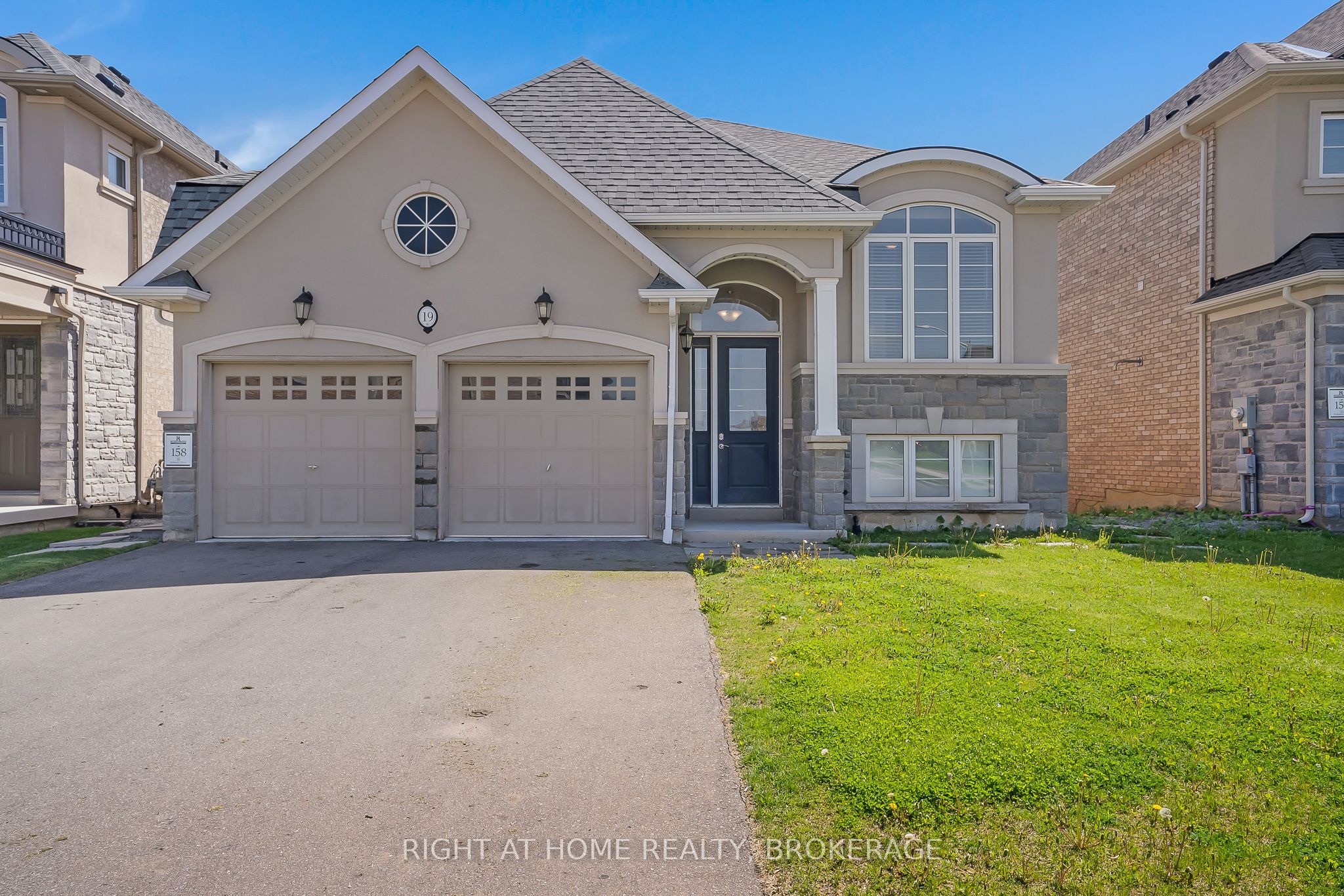 19 Robarts Drive