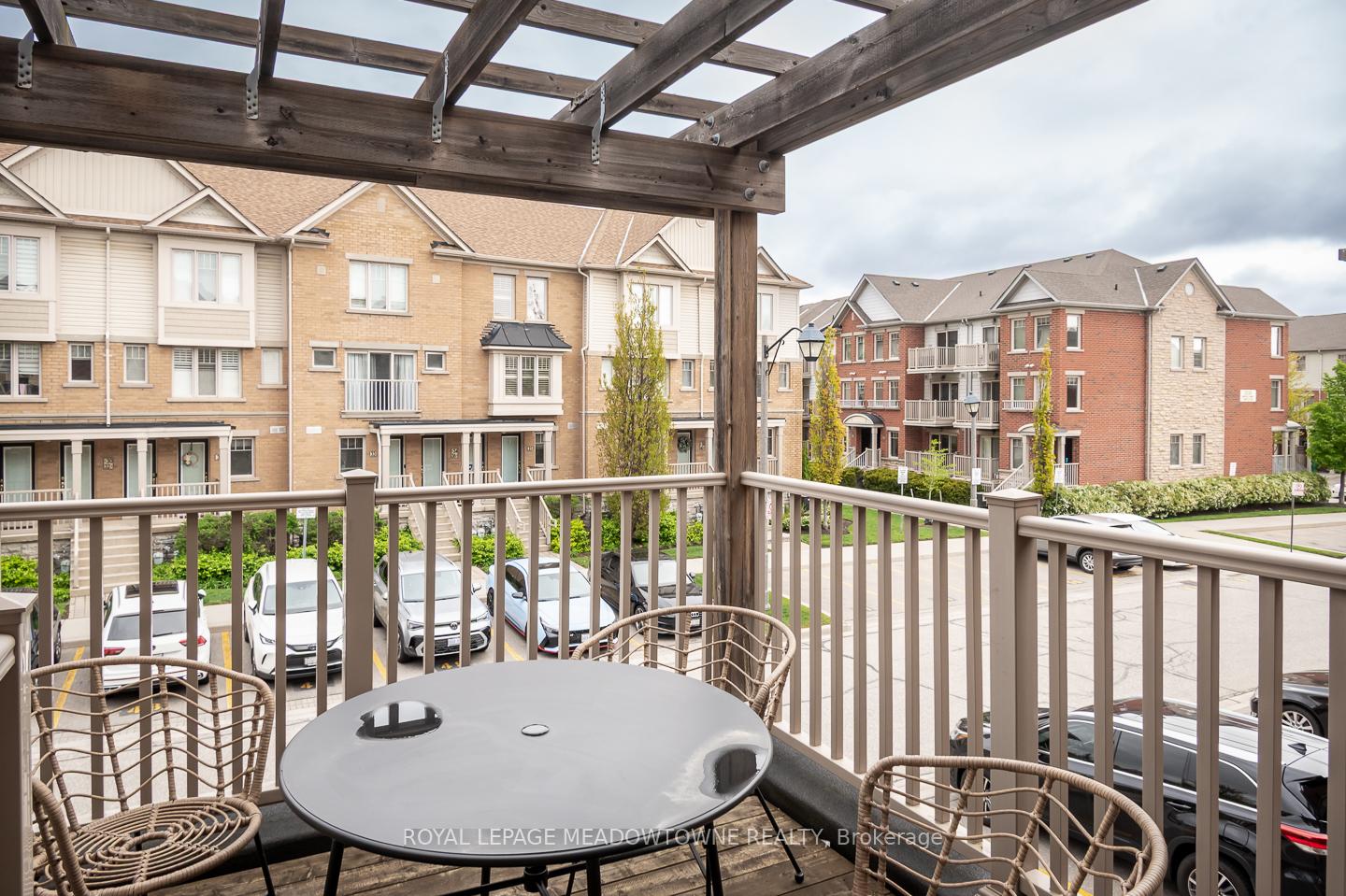 4 Bedrooms Condo at 3355 Thomas, Mississauga For sale