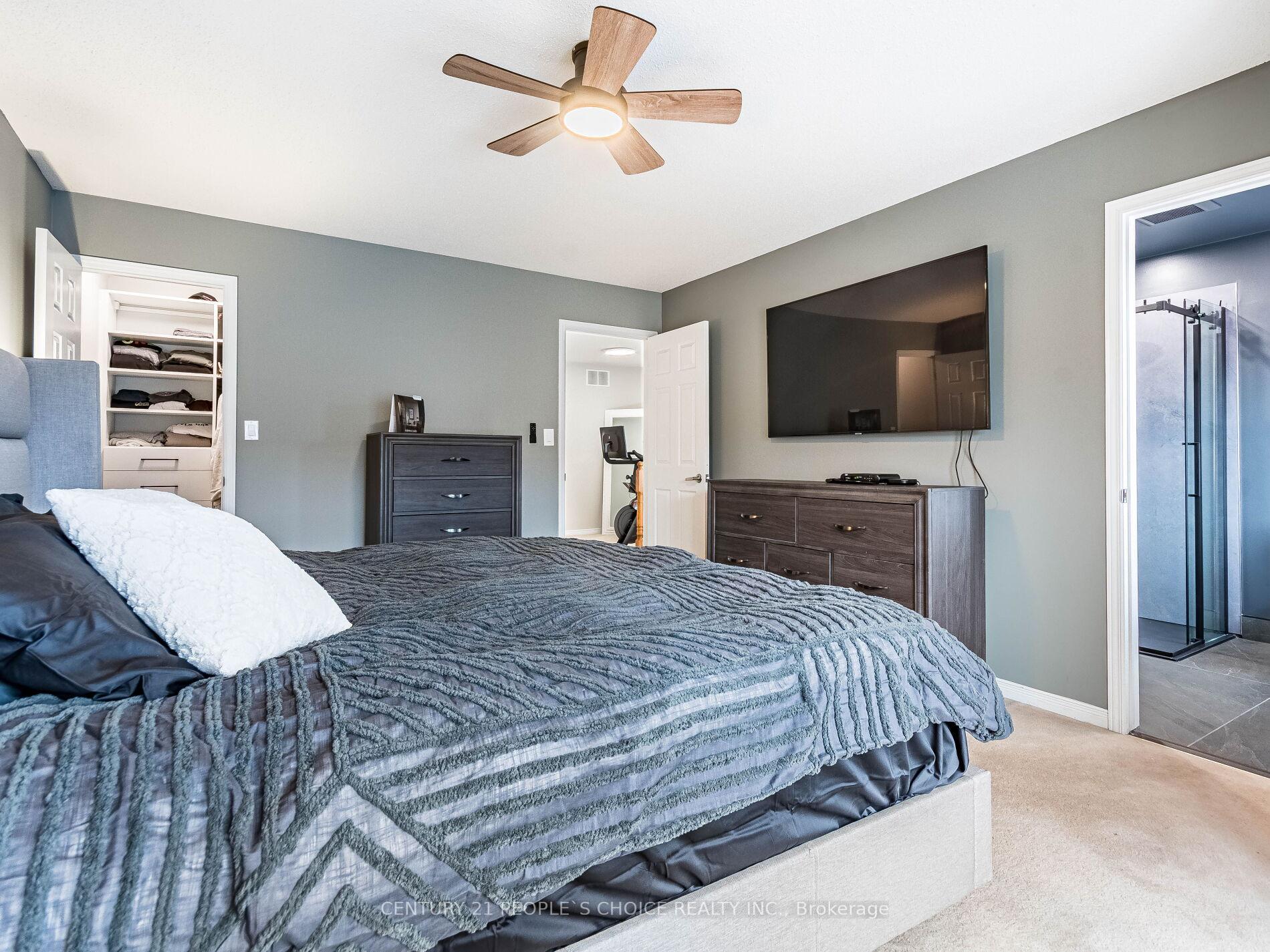3 Bedrooms Condo at 485 Green,  Hamilton For sale