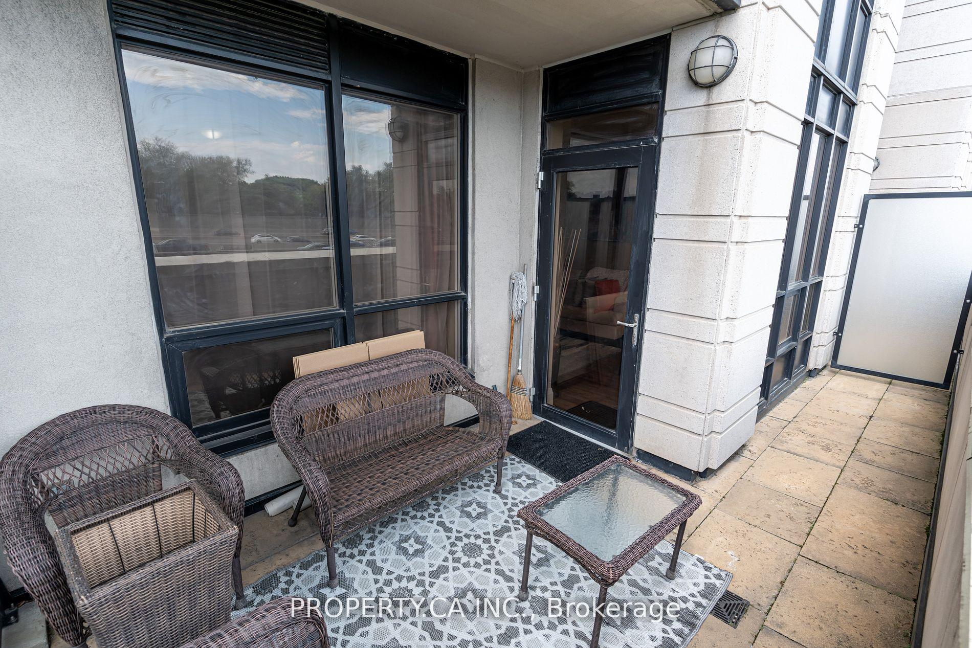 2 Bedrooms Condo at 100 Harrison, Toronto For sale