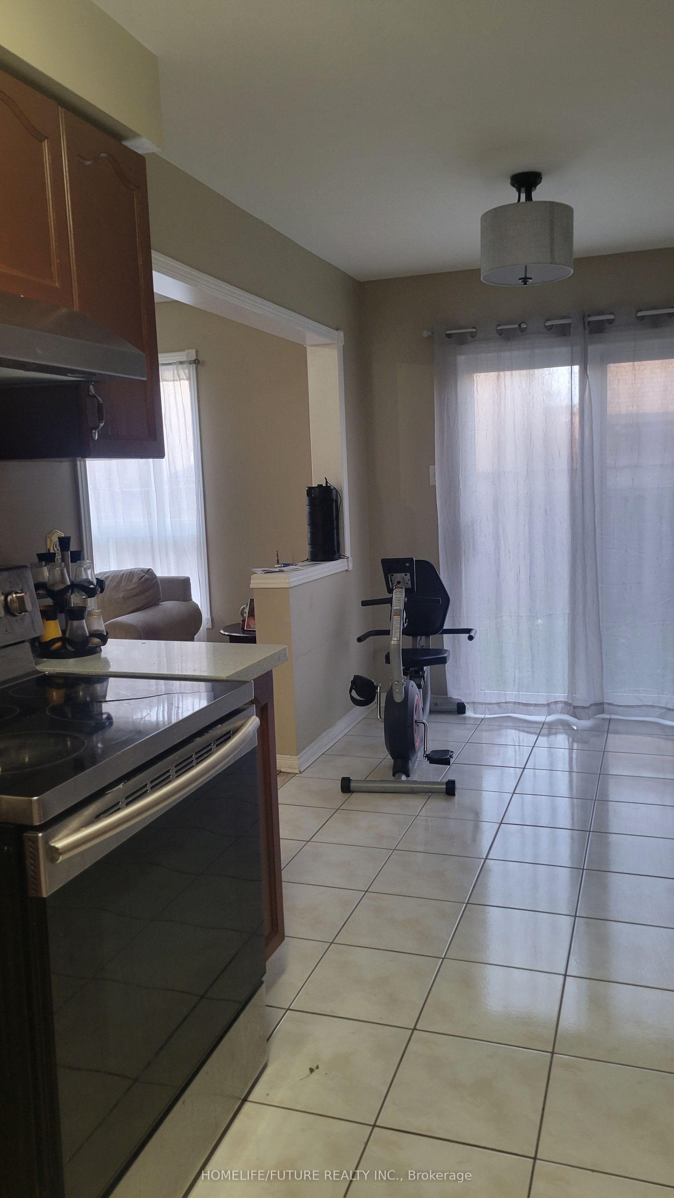 14 Peachleaf Crescent, Brampton, ON L7A 2B2