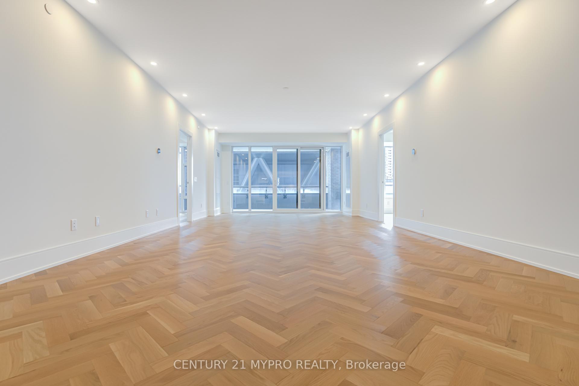 3 Bedrooms Condo at 455 Wellington,  Toronto For sale