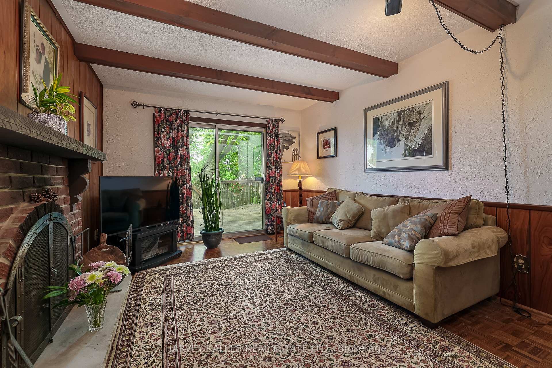 28 Waggoners Wells Lane