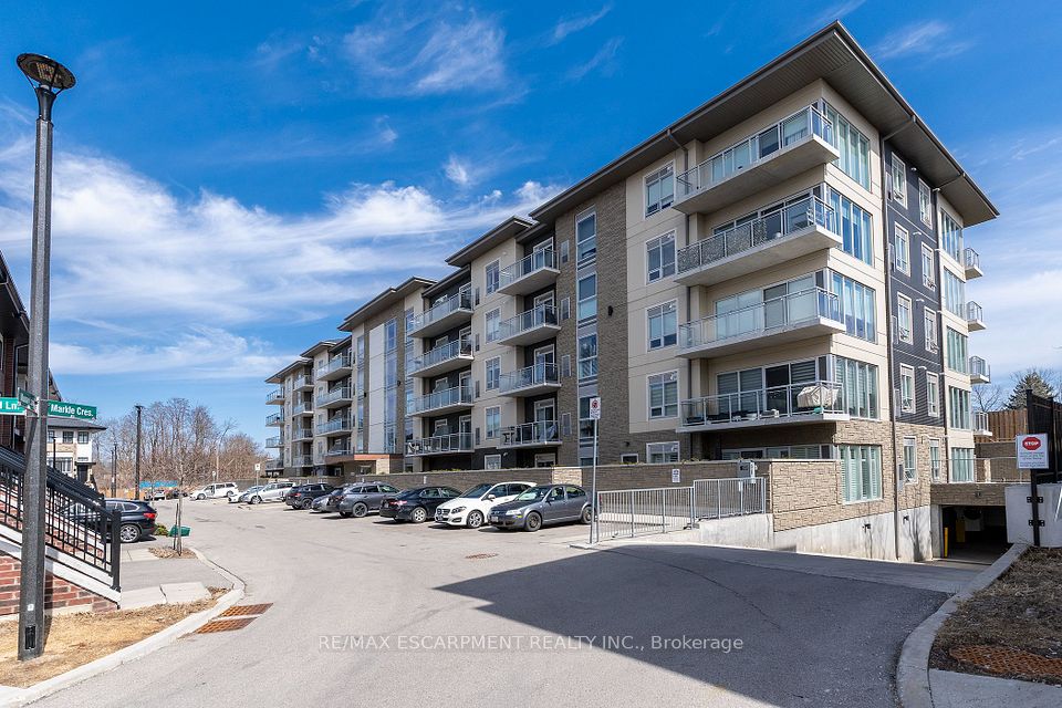 16 Markle Crescent