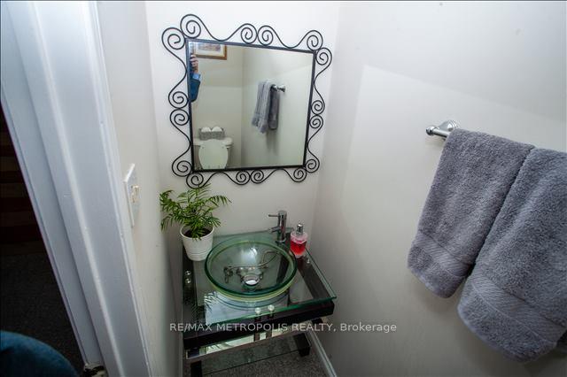 5 Bedrooms Condo at 39 John Cabot,  Toronto For sale