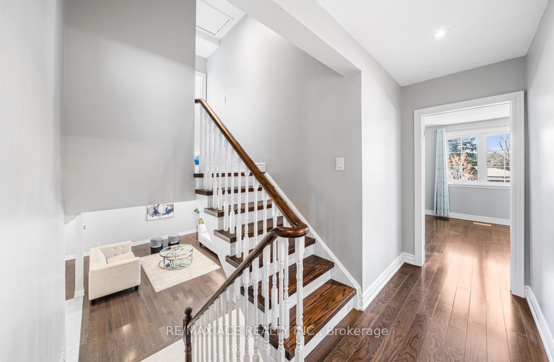 6 Oldborough Circle