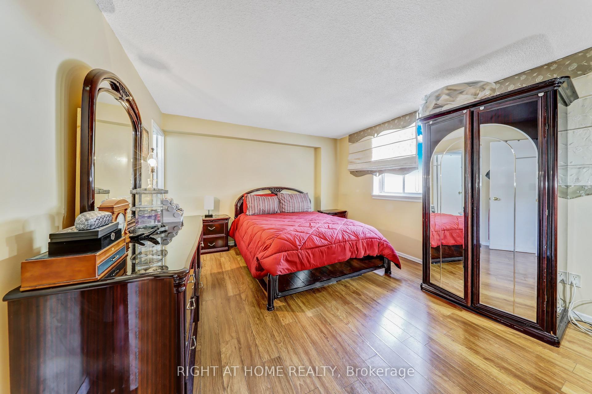 3 Bedrooms Condo at 1665 Victoria Park, Toronto For sale