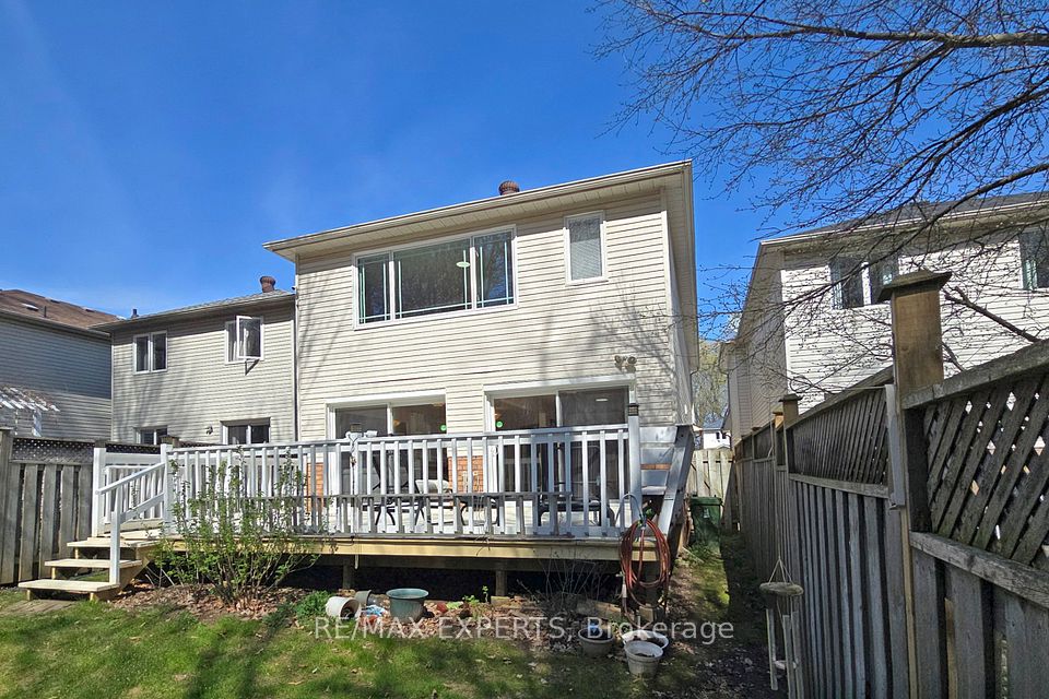 84 Piperbrook Crescent