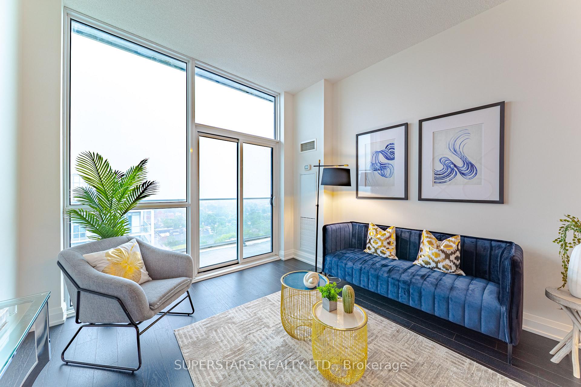2 Bedrooms Condo at 65 Speers, Oakville For sale
