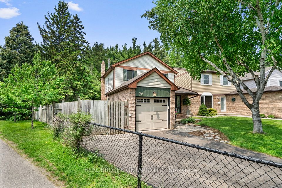 92 Rawling Crescent, Brampton, ON L6Z 1N8