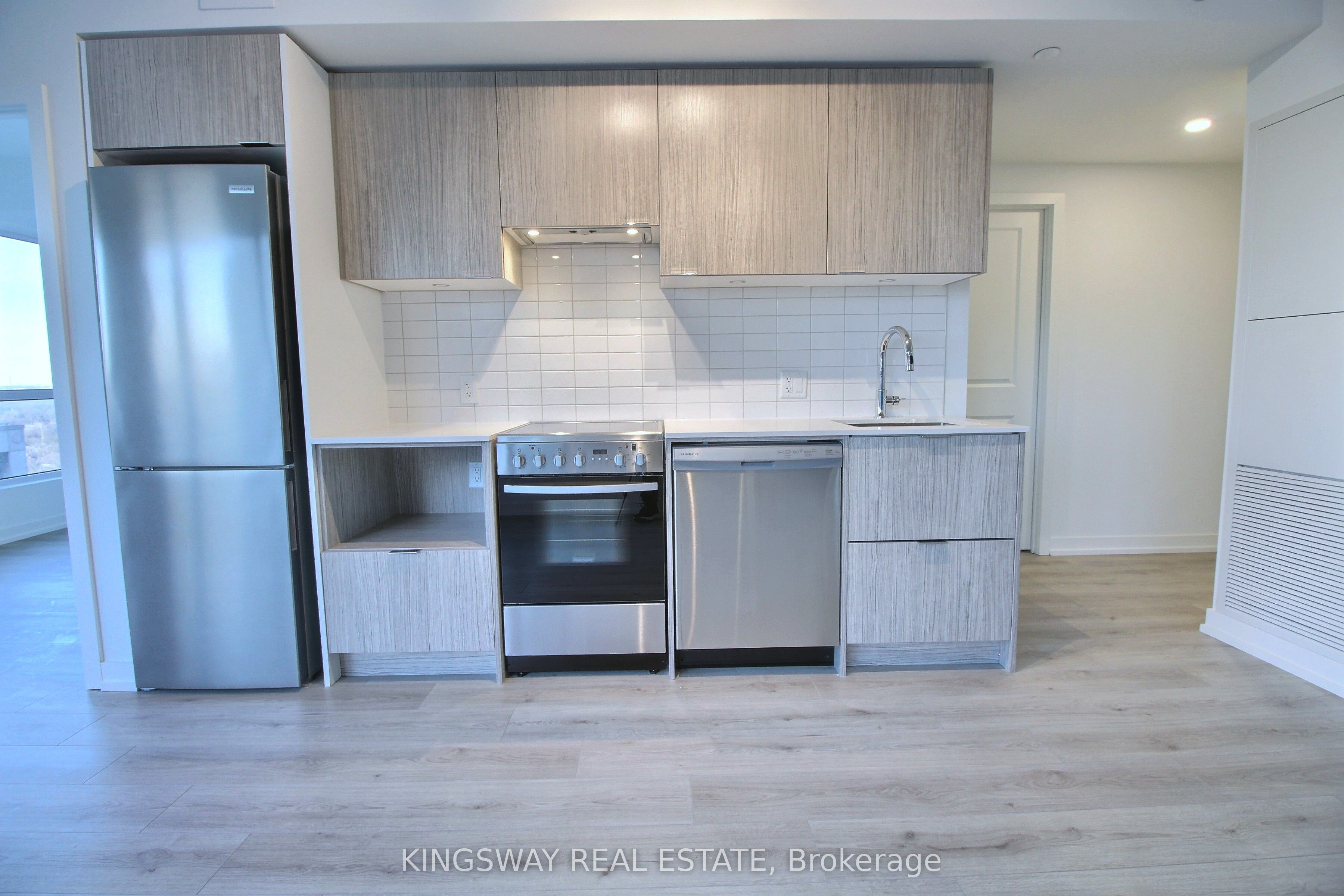 #1605 - 395 Bloor Street, Toronto, ON M4W 0B4