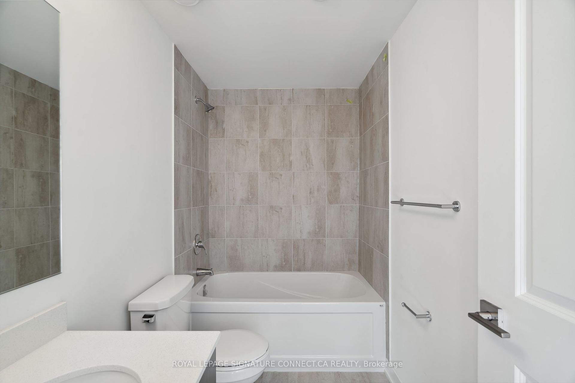 2 Bedrooms Condo at 4045 Hickory, Mississauga For sale