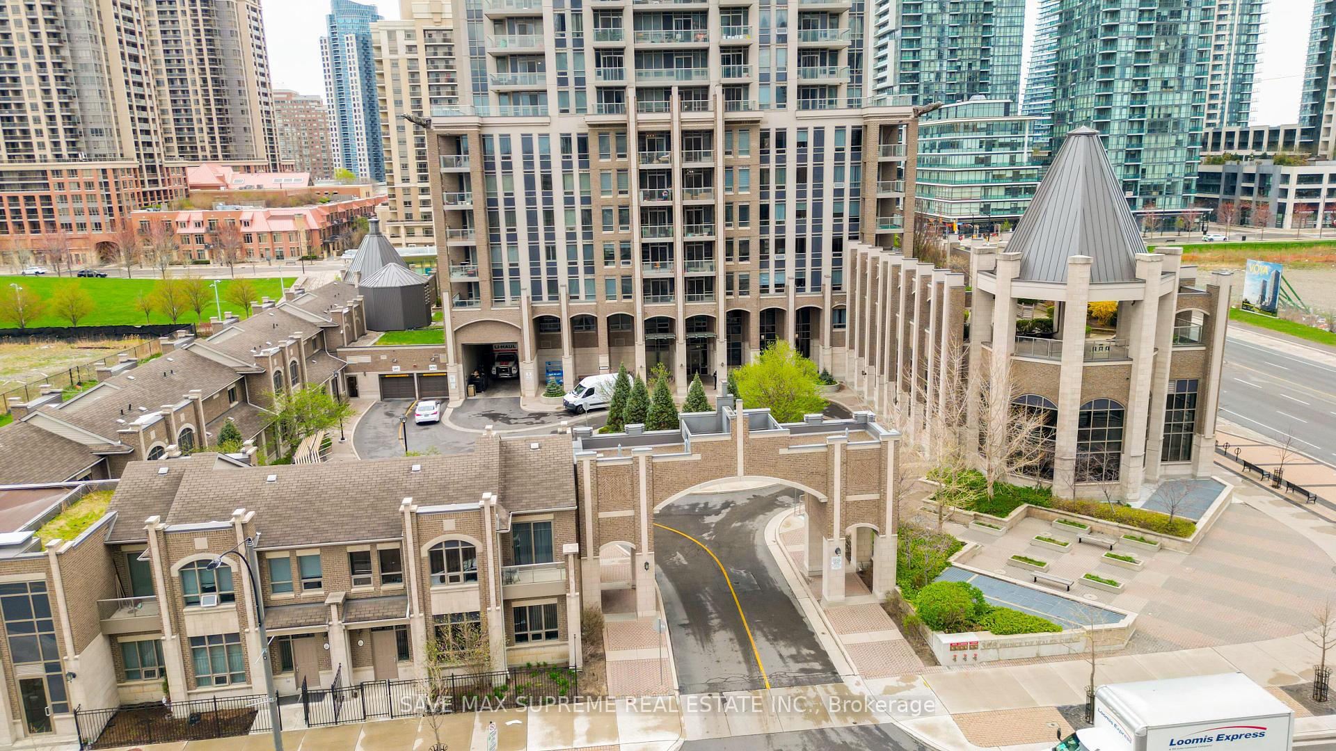 1 Bedroom Condo at 388 Prince Of Wales, Mississauga For sale
