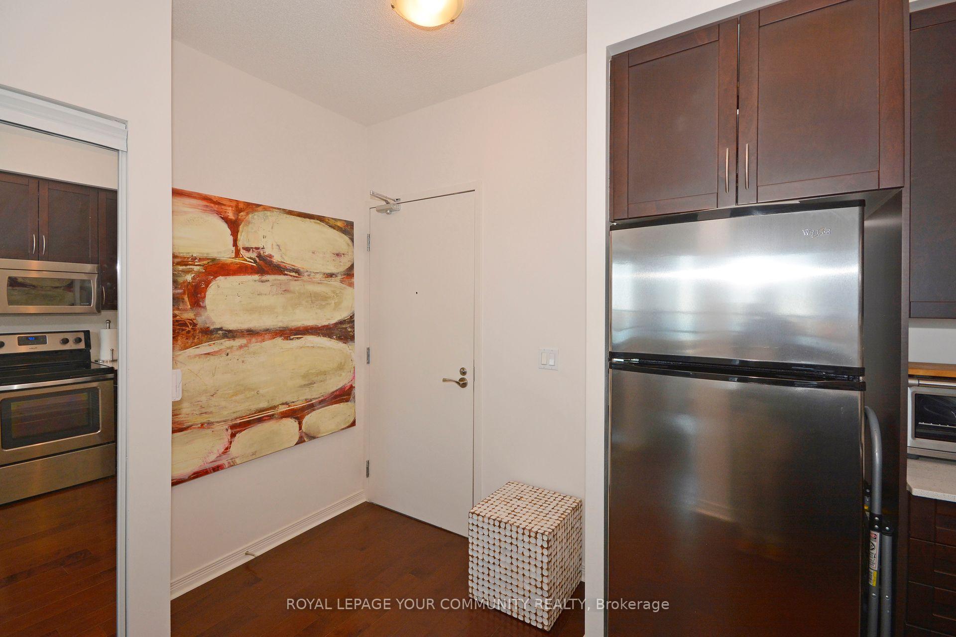 3 Bedrooms Condo at 2230 Lake Shore, Toronto For sale