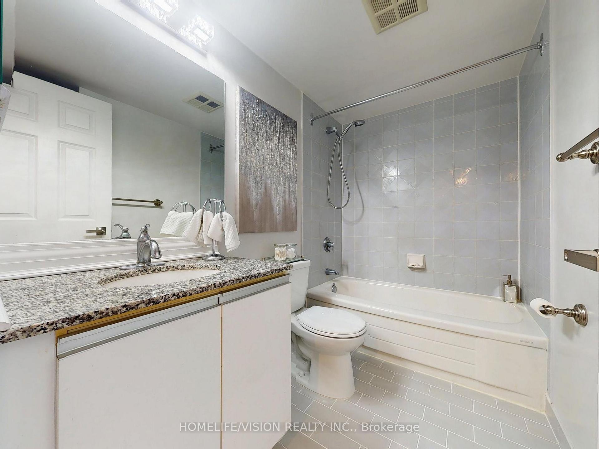 3 Bedrooms Condo at 205 Wynford, Toronto For sale