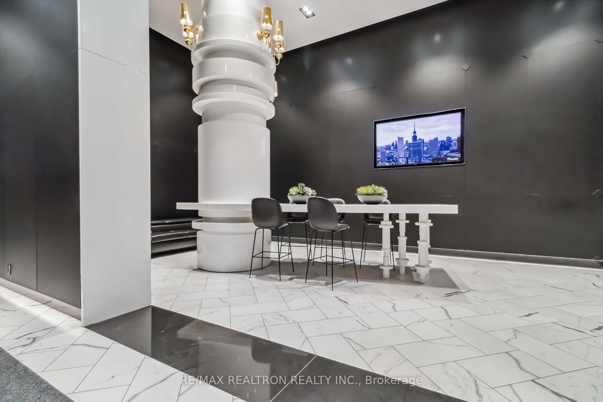 1 Bedroom Condo at 87 Peter,  Toronto For sale