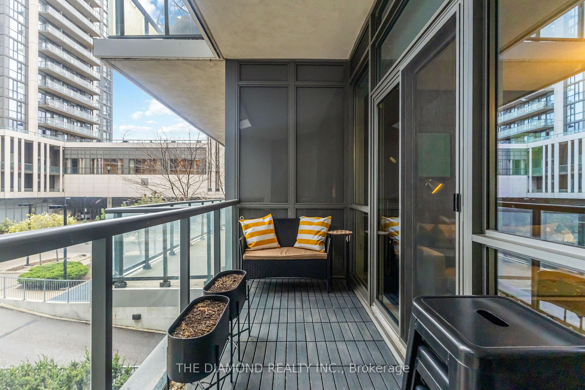 2 Bedrooms Condo at 1185 The Queensway, Toronto For sale