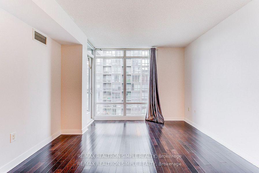2 Bedrooms Condo at 15 Brunel, Toronto For sale