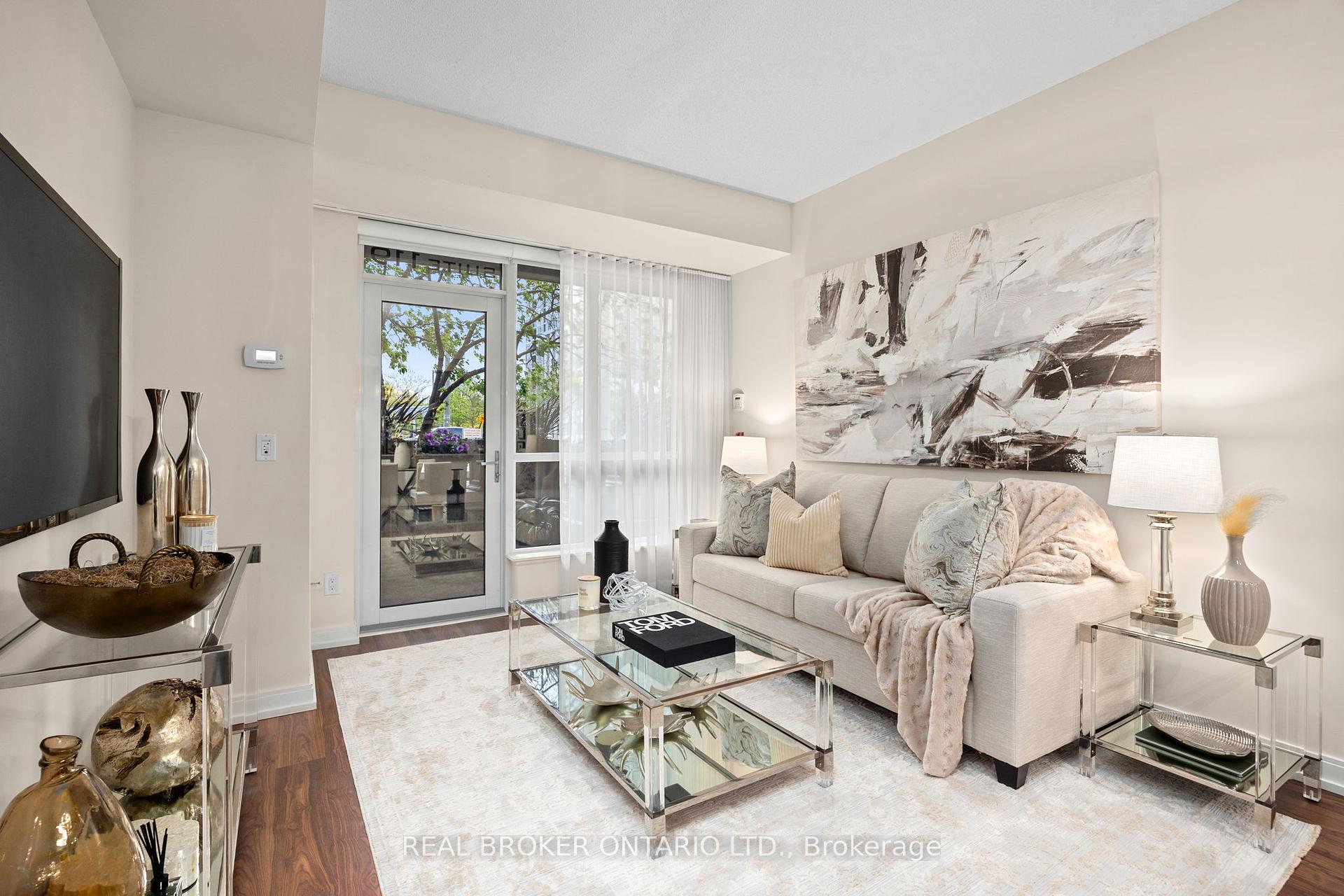 2 Bedrooms Condo at 181 Village Green, Toronto For sale