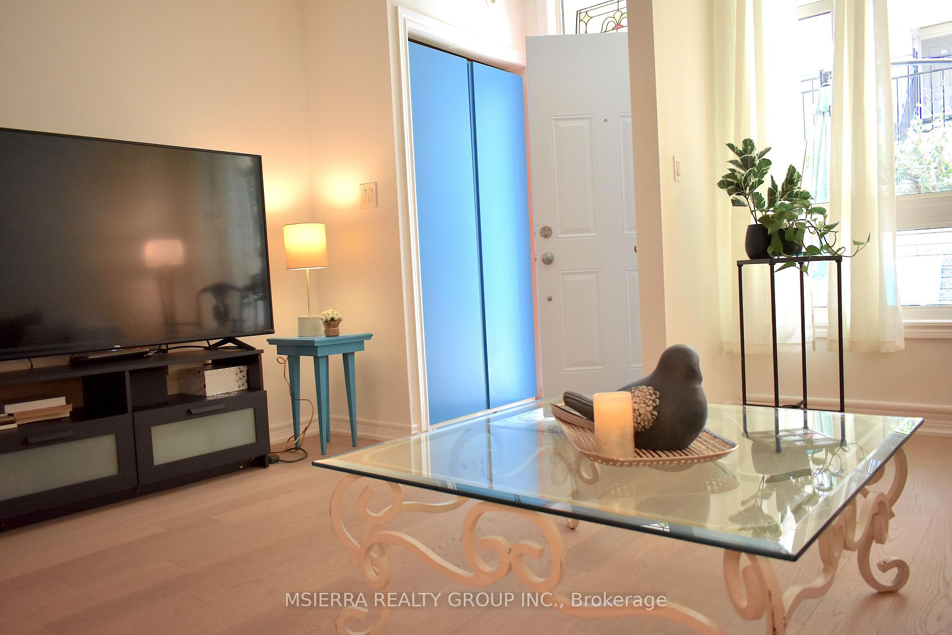 2 Bedrooms Condo at 65 Cranborne, Toronto For sale