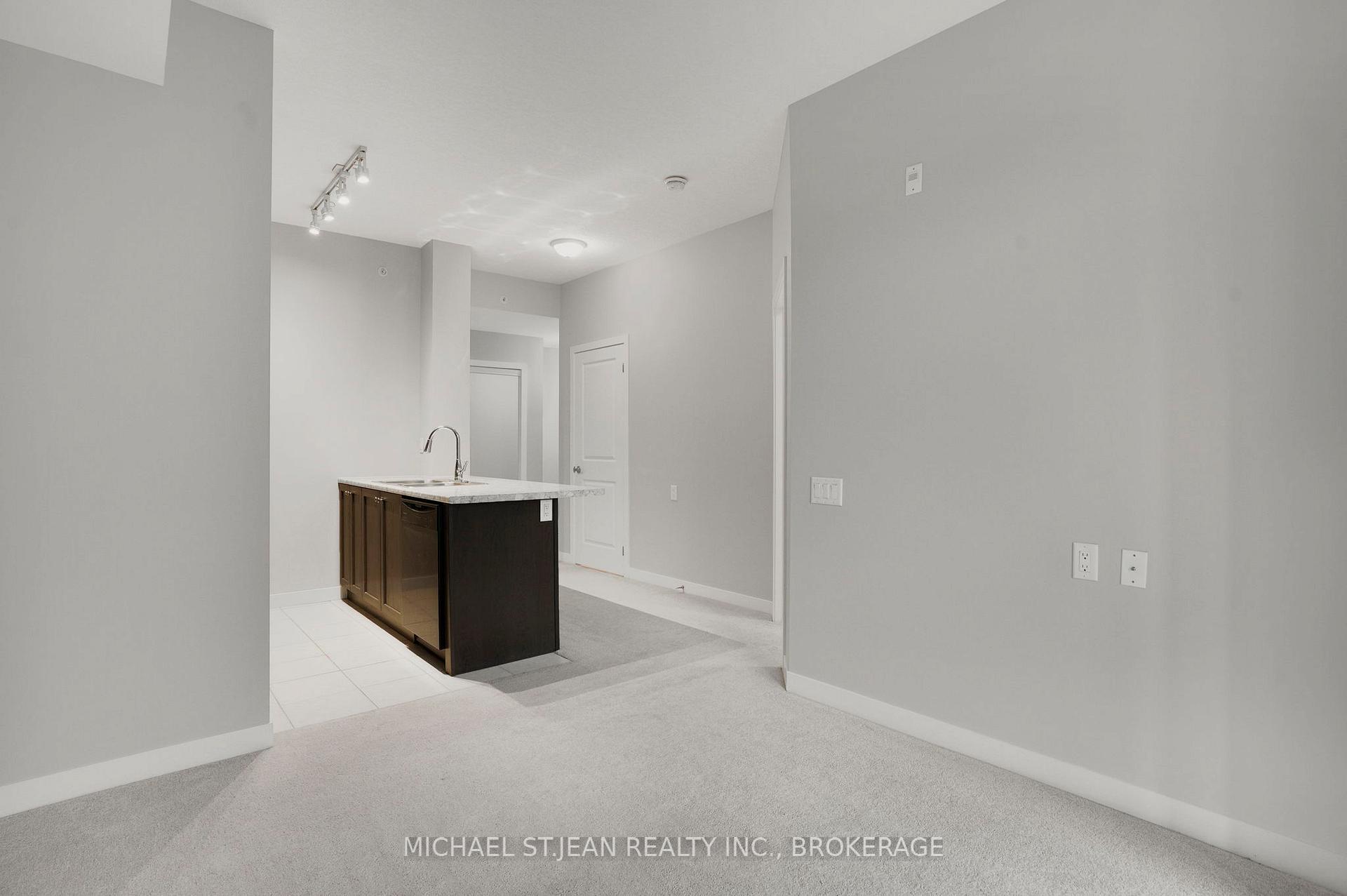 1 Bedroom Condo at 85 Robinson,  Hamilton For sale