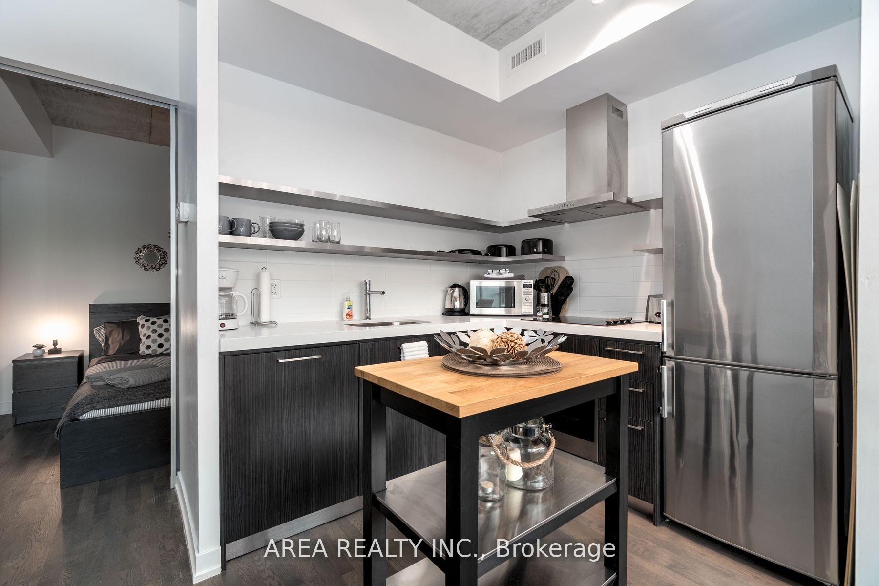 2 Bedrooms Condo at 461 Adelaide, Toronto For sale