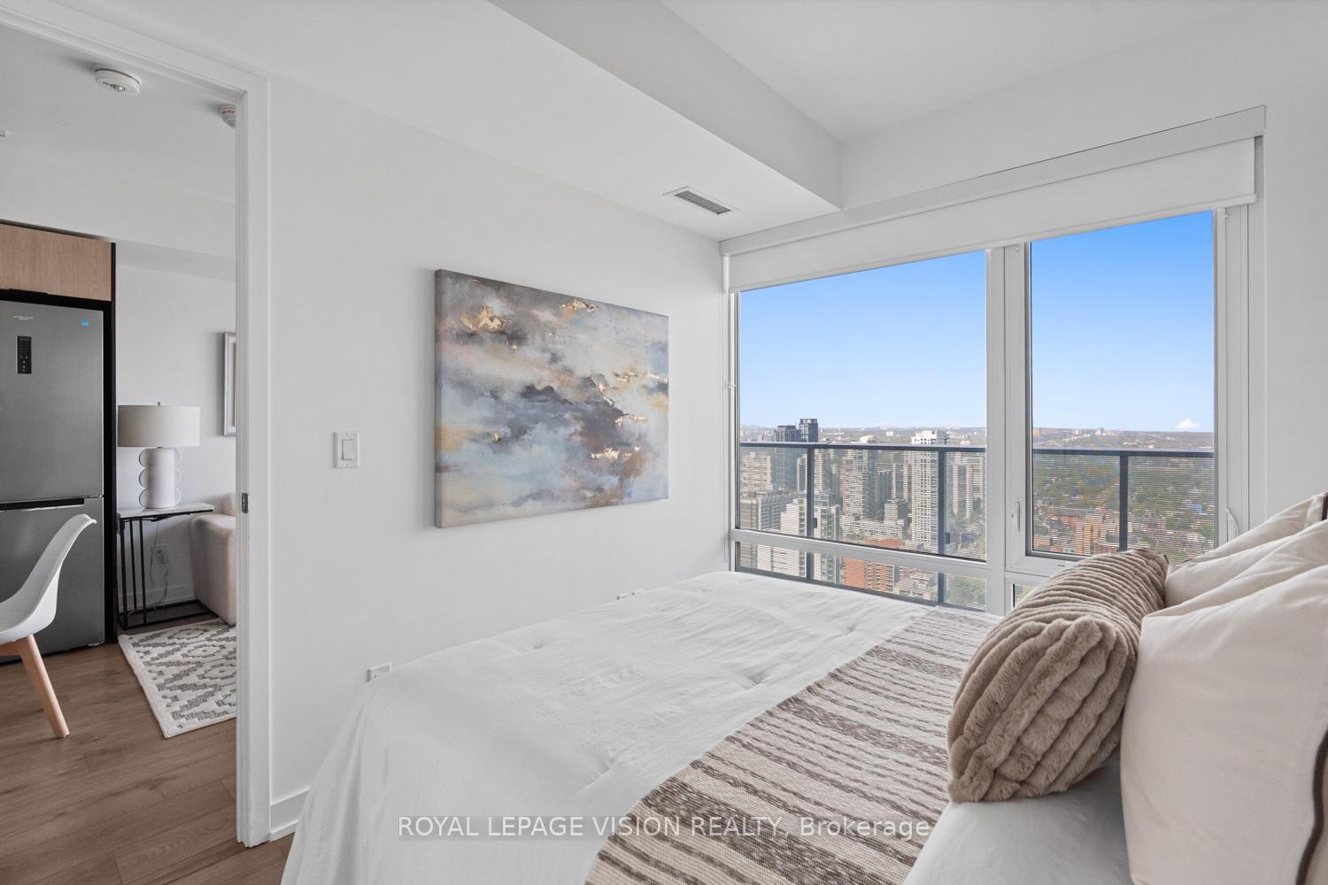 2 Bedrooms Condo at 501 Yonge, Toronto For sale