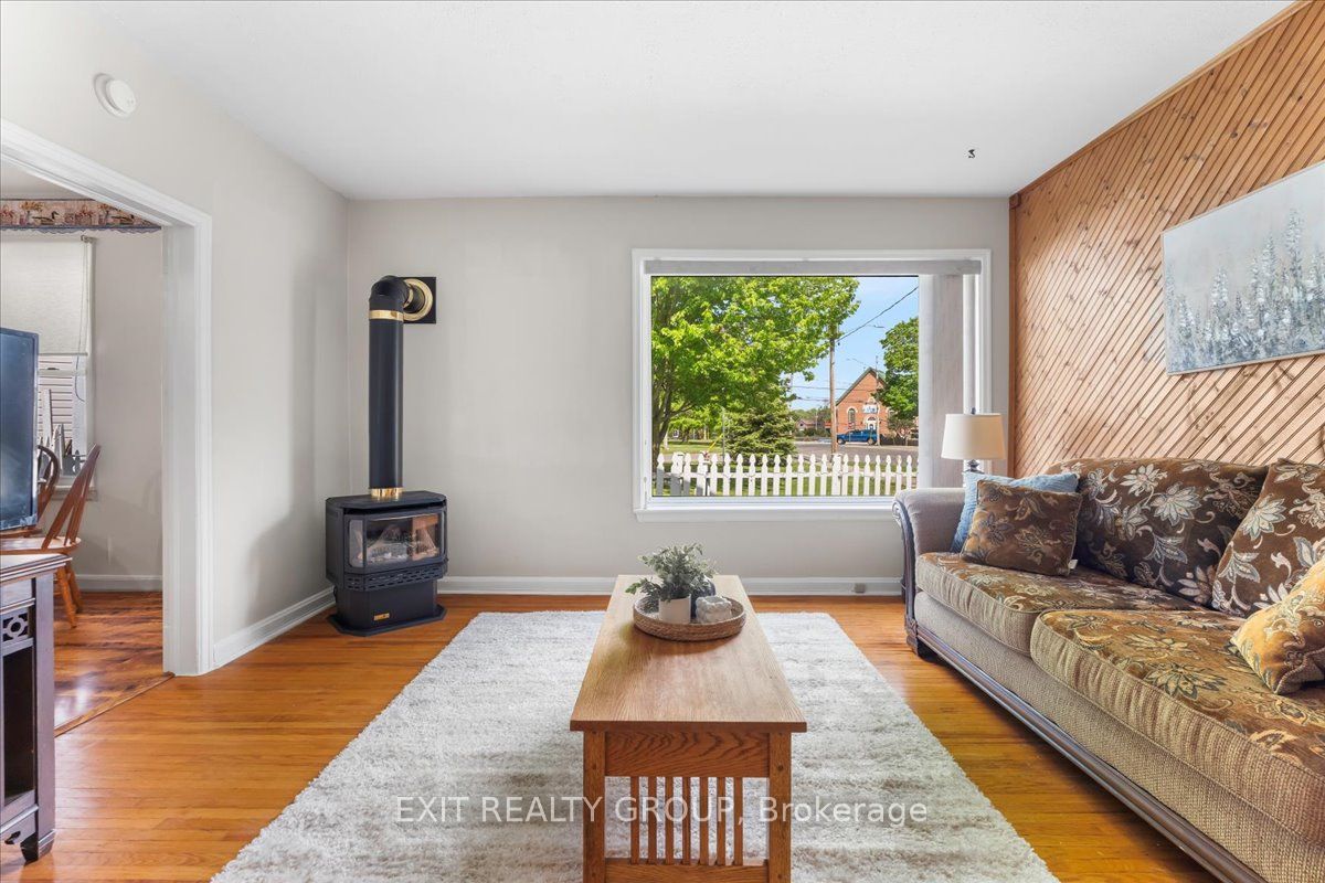 12 Garry Street