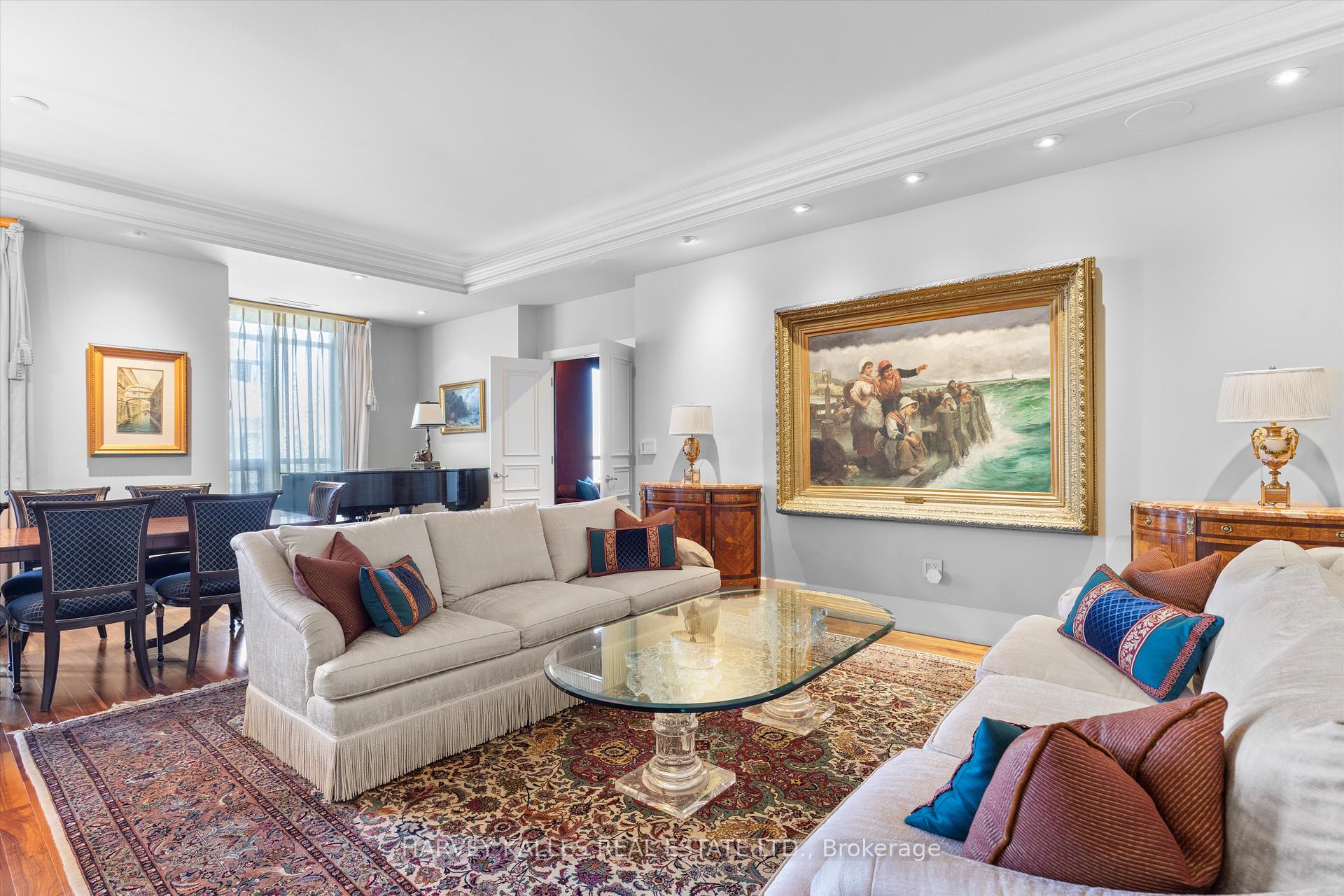 3 Bedrooms Condo at 662 Sheppard, Toronto For sale
